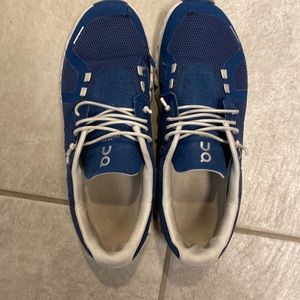 Women size 7 ON Running Navy Sneakers